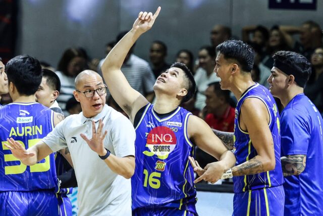 Tnt tnt tnt tnt 5g's Roger Pogoy, durante as finais da PBA Philippine Cup contra San Miguel Beemenmen.