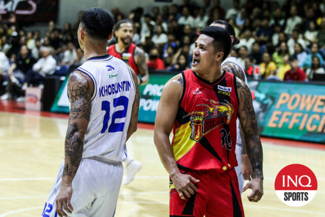 Durante as finais da Copa do PBA Filipin contra o Jericho Cruz TNT 5G de San Miguel Beermen TNT 5G