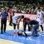 Poy Erram, San Miguel Beermen e TNT Tropang 5G PBA Filipin Cup Finals no 2º jogo da lesão no tornozelo.