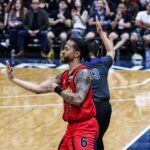 O Chris Ross, de San Miguel Beemenmen, durante o 4º jogo das finais da PBA Filipin Cup TNT Tropang 5G.
