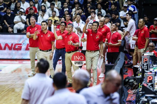 San Miguel Beermen reage após uma investigação controversa que torna o mundo de Mo Tautua inválido e fez com que a TNT vencesse a TNT no 1º jogo das finais da PBA Philippine Cup.