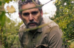 Final ‘injust’, explicado pela estrela Eric Bana Lily Santiago como Naya Vásquez e Eric Bana como Kyle Turner em