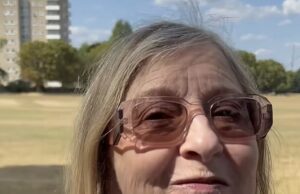 Fiona Phillips, 64 anos, agradece aos fãs por seu apoio em suas novas memórias que fazem Martin Frizell compartilha um vídeo adorável no meio do diagnóstico de Alzheimer Fiona Phillips, 64 anos, foi vista sorrindo e puxou o sol em um novo vídeo adorável que seu marido Martin Frzell compartilhou no Instagram na sexta -feira