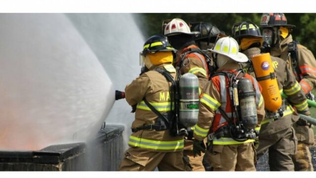 Fire Farmacy do Hospital Hermina Jatinegara, pacientes evacuados pela manhã

