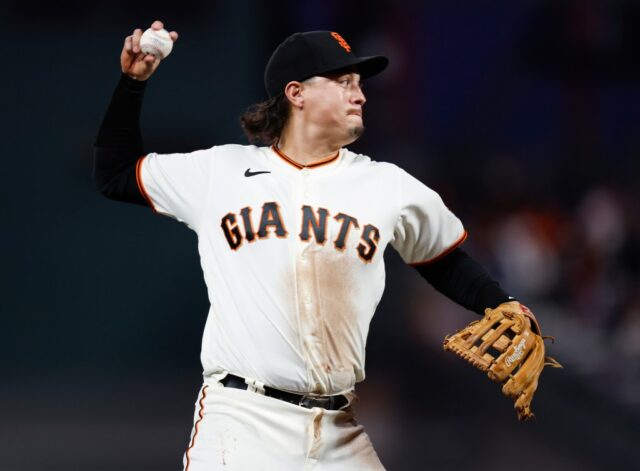 Flores? Devers? Caminho? Como a gigante do SF pode ganhar tempo até Chapman, Schmitt retorna


