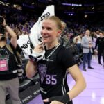 Julie Vanloo, das Valquírias (35), a treinadora da Golden State Valkyrie, Natalie Nakase, Kyara Linskens, da Golden State Valkyries antes do início da casa contra o Los Angeles Sparks no Chase Center em San Francisco, Califórnia, na sexta -feira, sexta -feira, sexta -feira, sexta -feira, sexta -feira, sexta -feira, Valkyries '.