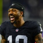 Fonte: Flates assinando CB Jones após ferimentos queimados