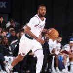 Fontes: Powell para se aquecer, Collins em clipes no comércio