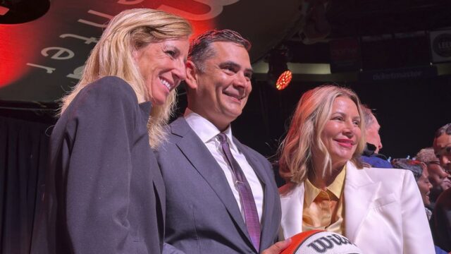 Franquia WNBA Franchise Retorna o nome de incêndio original em Portland

