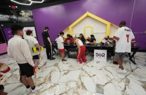 Futebol universitário 26 Film Music: Lista de músicas completas, artistas e deterioração de espécies March Madness Logo