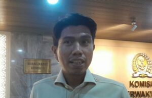 Gerindra disse que a ansiedade da elite do partido político acumulou a proposta de Cak Imin nas eleições através do DPRD. Gerindra disse que a ansiedade da elite do partido político acumulou a proposta de Cak Imin nas eleições através do DPRD.