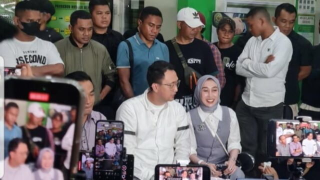 Gladys Sindir Spicy Nikita diz: chamado covarde

