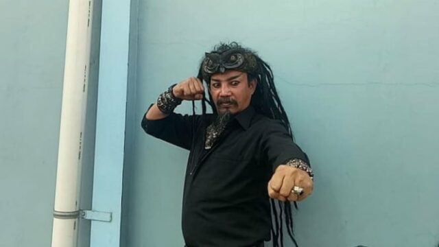 Gritados por Satanás por oficiais de imigração árabes porque eles têm presas, Limbad: eu sou um artista

