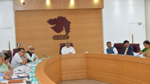 Gujarat CM Reviews Rs 1,74 lak lak lak

