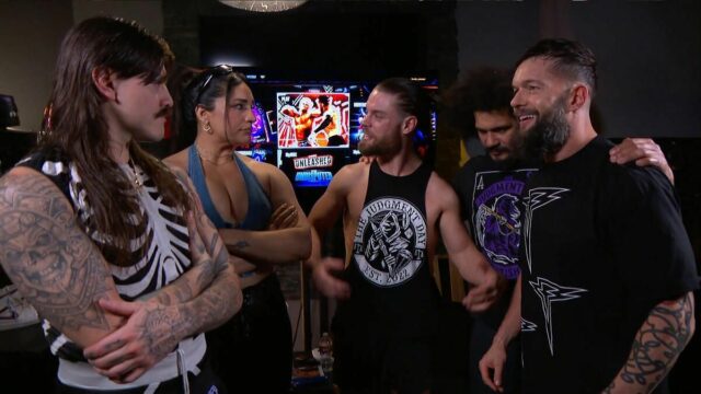 Há um novo líder na WWE Raw no dia judicial

