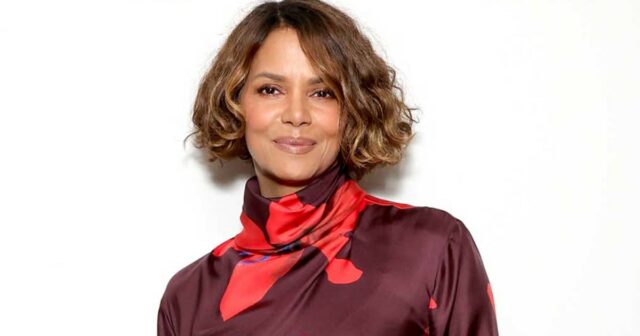 Halle Berry, 58 anos, diz que é "sem desculpas" depois de compartilhar um vídeo alegre de biquíni

