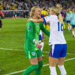 Hannah Hampton é a diferença no tiro estranho, mas a Inglaterra precisava de super-subs