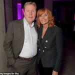 Uma gangue de clading de martelo atacou a mansão de £ 5 milhões de Harry Redknapp. Foto: Harry Redknapp e Sandra Harris participam da Sky TV, o próximo evento no Tate Modern em 12 de fevereiro de 2020 em Londres, Inglaterra