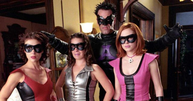 Celebridades reagiram a Charmed-Star-Julian-McMahons-Death.jpg