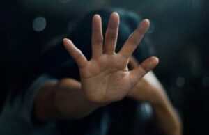 Depravado! Mestre de Esportes em Labuhanbatu Selatan contratou 23 alunos da escola primária Homem em Tangerang Cabuli e vendendo fotos dos genitais de sua sobrinha