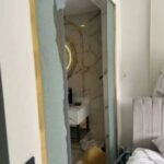 Uma mãe britânica que bêbou destruiu seu quarto de hotel na Turquia foi presa e forçada a pagar £ 15.000 em danos