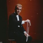 O mágico icônico dos anos 80, Wayne Dobson, morreu 68 anos (foto de 1990)