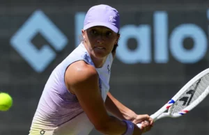 Iga Świątek na 2ª rodada de Wimbledon. A mulher russa segurou o ritmo apenas no primeiro set Iga Świątek na 2ª rodada de Wimbledon. A mulher russa segurou o ritmo apenas no primeiro set