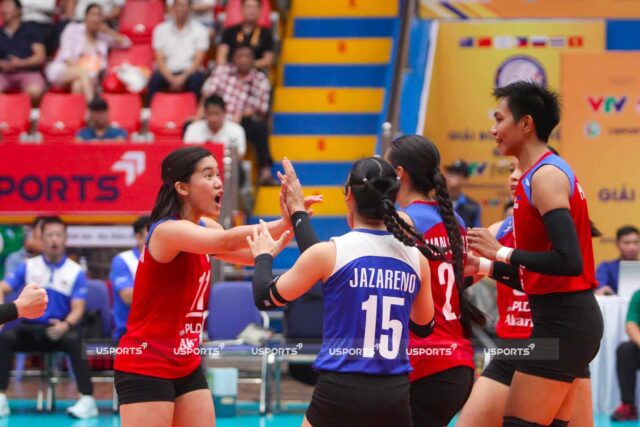 Infelizmente, Pilipinas durante as semifinais da VTV International Women's Cup contra a VTV International Women's Cup da Rússia.