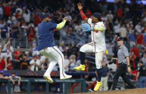 Instou as padries a balançar o comércio de emergência por US $ 65 milhões, All Slugger Star Instou as padries a balançar o comércio de emergência por US $ 65 milhões, All Slugger Star