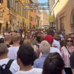 As cidades mais populares da Europa são excedidas, pois os números turísticos que abordam recorde, uma vez que transformam ruas cênicas em hotspots caóticos superlotados