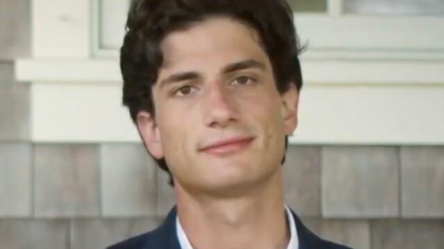 Jack Schlossberg chama Ryan Murphy para comentar sobre "escolha incomum": "Diga que meu rosto"

