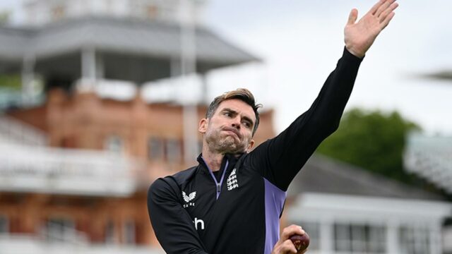 James Anderson se junta aos originais de Manchester por cento 2025.

