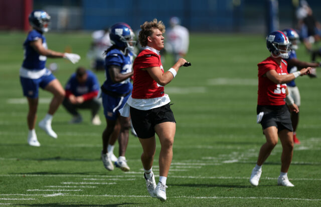 Jaxson Dart deixa a costa oeste de NY Getants West primeiro para o campo QB

