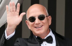 Jeff Bezos estreia um novo penteado depois do casamento com Lauren Sánchez Jeff Bezos