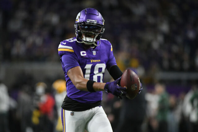 Jefferson Jefferson, de Vikings, enviando Nivelli Clear A JJ McCarthy

