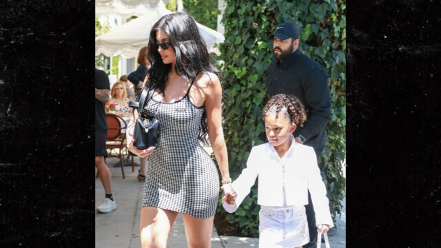 Jenner Webster de Kyi Backgrid 2