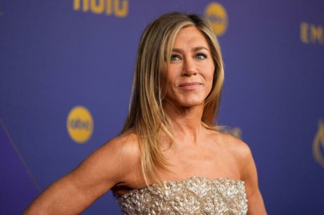 Jennifer Aniston, Hypnotise Beau 'abraçou' durante as férias curtas de Big Sur: relatório

