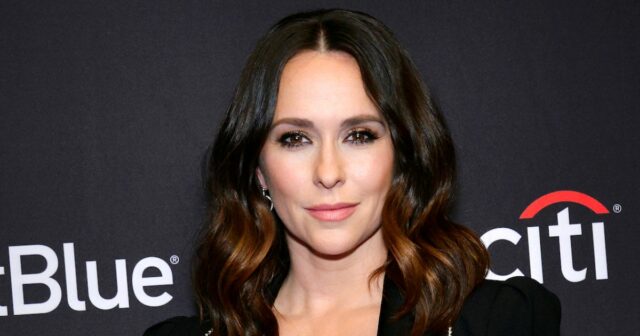 GetTyImages-168599961-Jennifer-Love-Hewitt-Waceted-Be-Sexy-No-Sexualized-en-kwydls.jpg