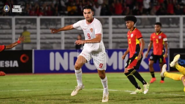 Jens Raven se separou do FC Dordrecht, juntando -se ao Bali United?

