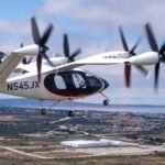 A Aviação de Joby lançou a pedra fundamental em abril de 2024 no Aeroporto Municipal de Marina, no aeroporto municipal de Marina. O novo edifício dobra mais do que dobra que o preço de fabricação de Joby em Marina é mais que dobrado e também abriga um centro de treinamento e simulação de voo prolongado, bem como sistemas de manutenção de aeronaves destinados a apoiar a escala de sua área comercial. (Aviação Joby)