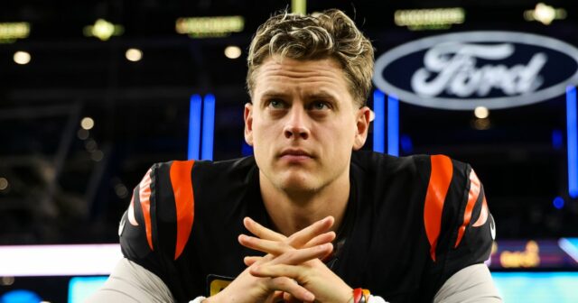 Quando Aaron Rodgers entrou em contato com sua família no meio da partida amarga GetTyimages 1626006317