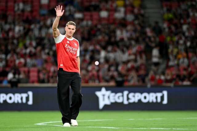 "Jogando contra ele é assustador" - o Arsenal Superstar faz uma estimativa confiante de troféu depois que Viktor Gyookeres assinou

