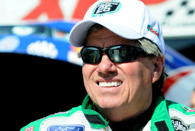 John Force reflete emocionalmente o retorno de Richmond após o acidente horrível da NHRA

