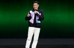 Jon M. Chu para um arquivo ao vivo direto “Hot Wheels” de Mattela, Warner Bros. e Robot Bad Jon M. Chu para um arquivo ao vivo direto "Hot Wheels" de Mattela, Warner Bros. e Robot Bad