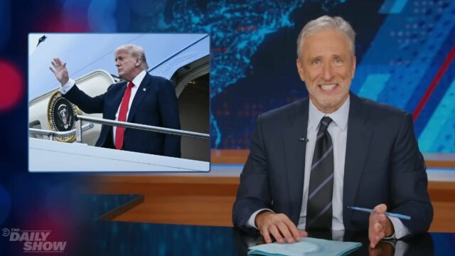 Jon Stewart Joke Trump fez o que alguém era inocente com Epstein, fez: 'fugiu do país' | Vídeo

