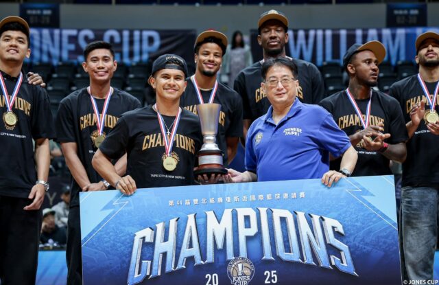 Kiefer Ravena e o forte grupo de atletismo-filipinas estão executando a Copa de William Jones 2025.