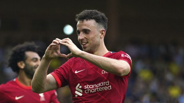 Jota vai embora: de Karager para Neville; As arquibancadas são derramadas da comunidade de futebol

