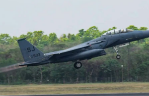 Jounds derrubando aeródromos no Rajastart Jounds derrubando aeródromos no Rajastart