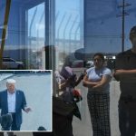 Reflexão das pessoas em uma fazenda na Califórnia durante ataques de imigração.