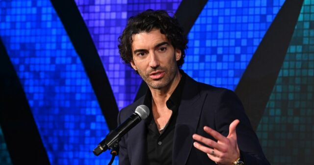 A esposa de Justin Baldoni, Emily, Alaba 